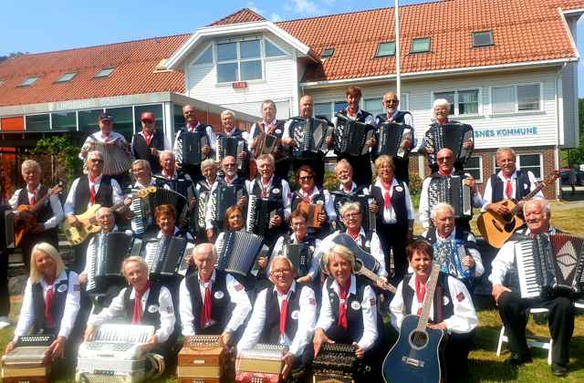 Link til Lindesnes Trekkspillklubb i Stavanger - Hotellpakke med billett!