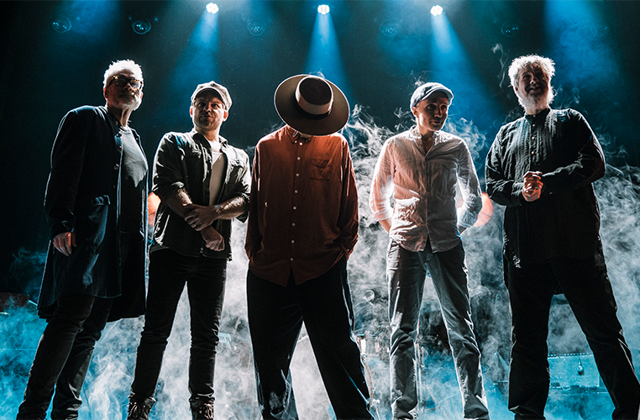 Link til Vamp - Syr ei blonda! Hotellpakke med billetter